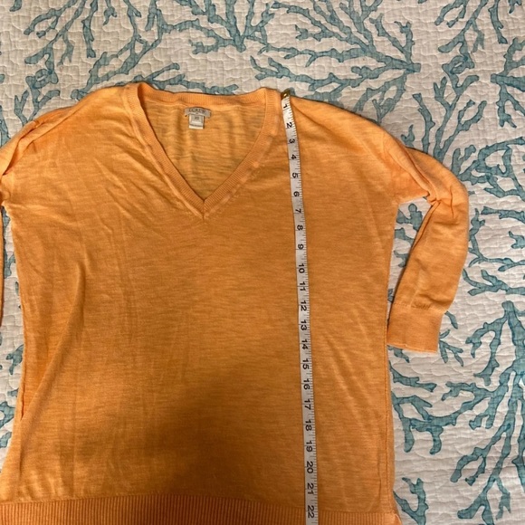 Small orange V neck light sweater - Picture 6 of 6